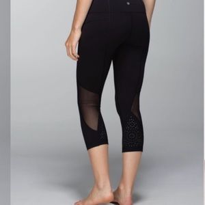 Lululemon Wunder Under Crops